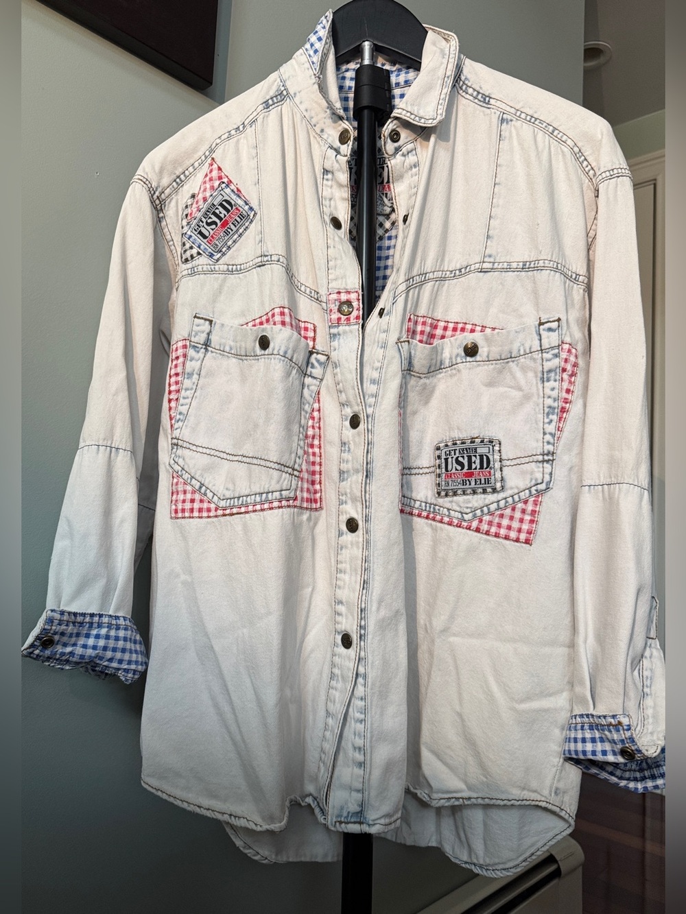 Vintage 90’s Get Used By Elie Acid Wash Patch Denim Snap close Shirt Size Small